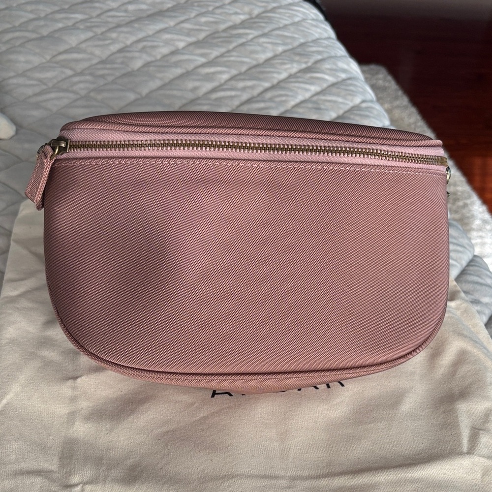 Gently used Andar Active Rose Gold Waymaker